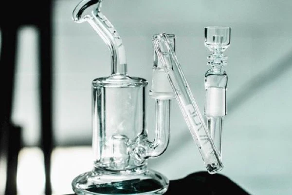 More Facts About Bongs and Water Pipes